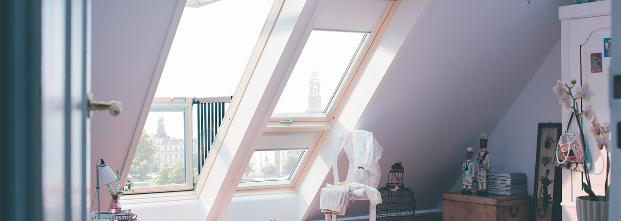 VELUX Roof window with blinds
